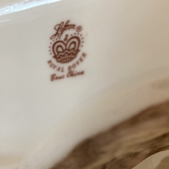 Lefton Royal Dover Camilla Flower with Bee Bone China. - Picture 8 of 8